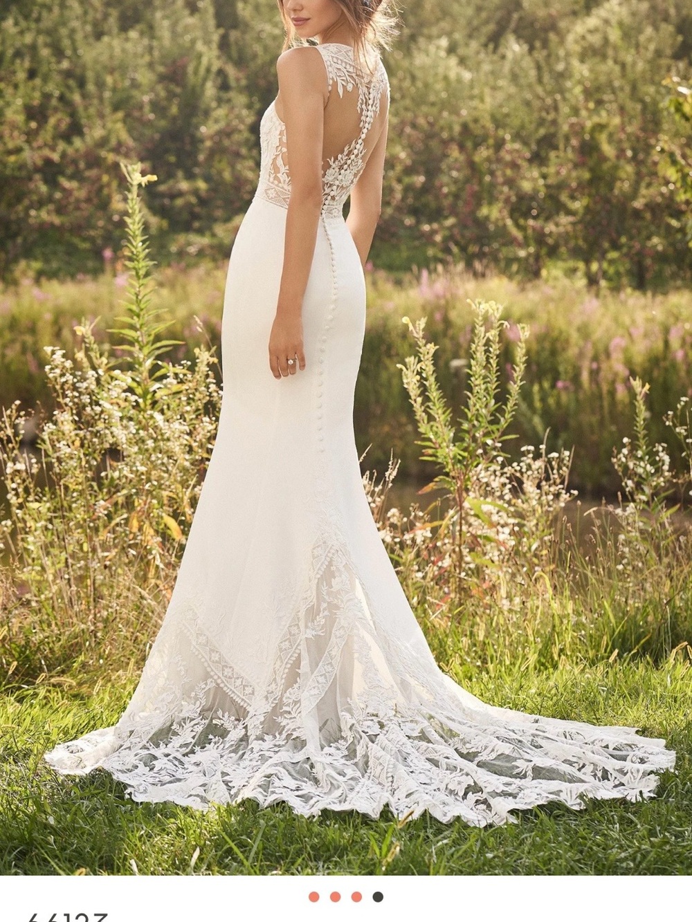 Ivory Lace-Back Fitted Bridal Gown